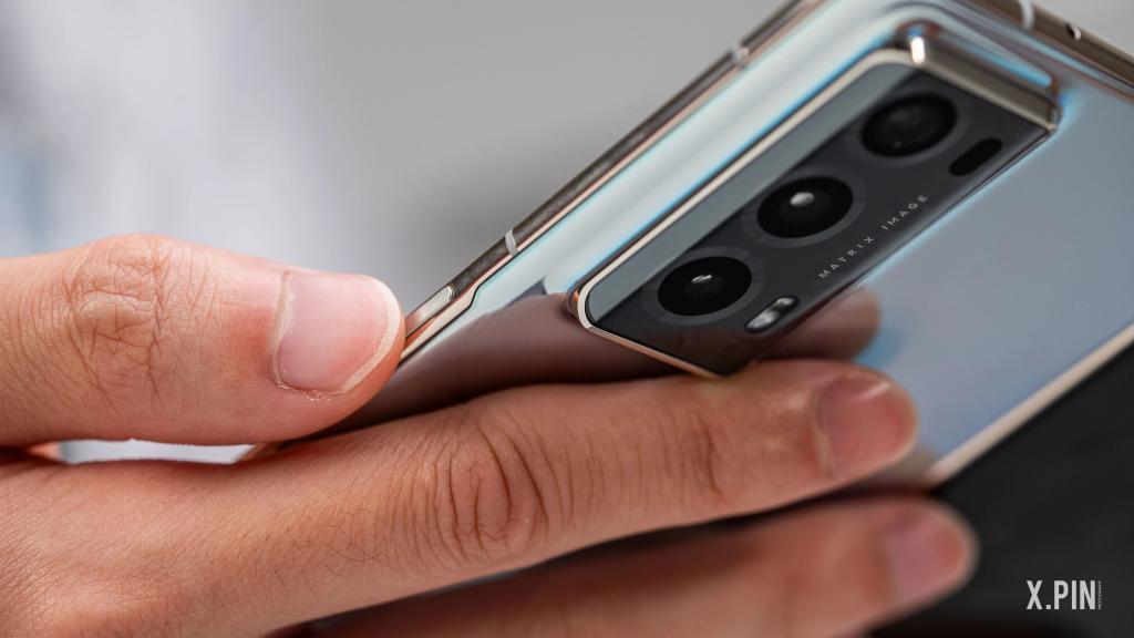 展开只有4.7毫米的折叠屏手机，被荣耀做出来了。