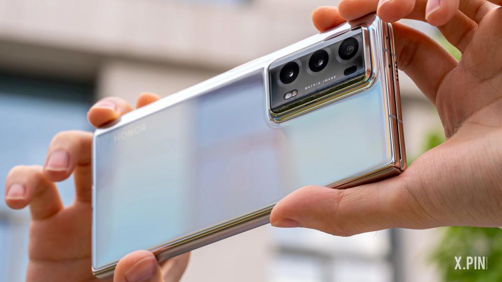 展开只有4.7毫米的折叠屏手机，被荣耀做出来了。