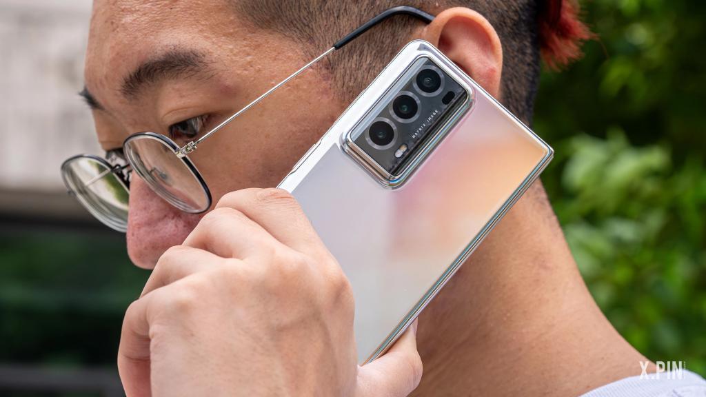 展开只有4.7毫米的折叠屏手机，被荣耀做出来了。