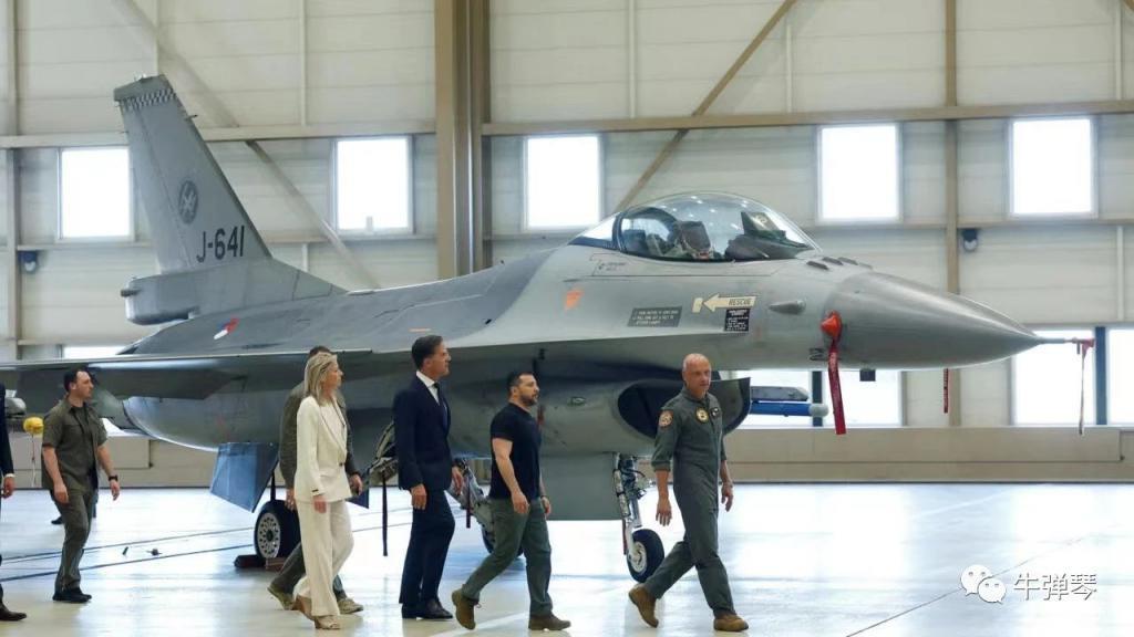 乌克兰迎来“天大喜讯”，泽连斯基兴奋地发了一张自拍照