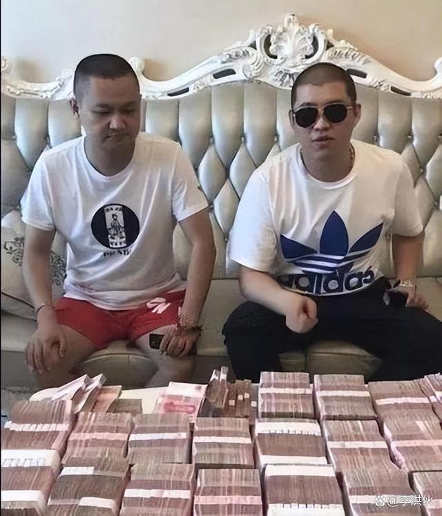 网红二驴为博流量毫无下限，账号被永久封禁，央媒：咎由自取
