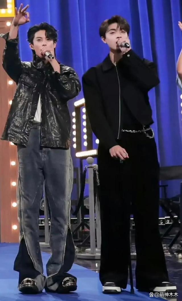 《星期六》男星“小心机”，檀健次邓为很明显，魏大勋最实诚