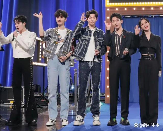 《星期六》男星“小心机”，檀健次邓为很明显，魏大勋最实诚