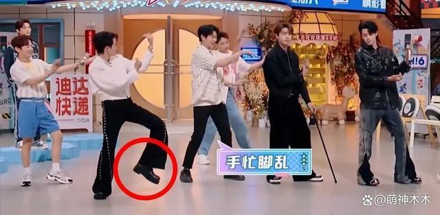 《星期六》男星“小心机”，檀健次邓为很明显，魏大勋最实诚