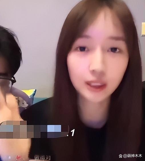 秦牛正威直播再怼人！语气轻蔑：难道要我给你跪下吗？