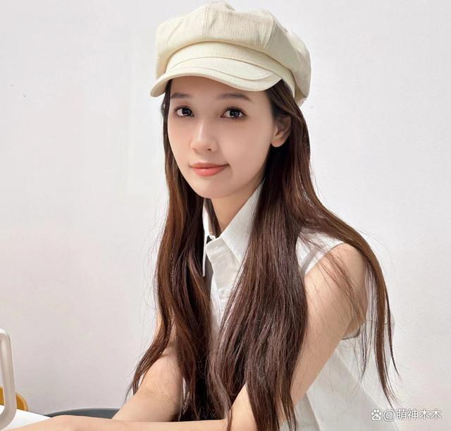 秦牛正威直播再怼人！语气轻蔑：难道要我给你跪下吗？