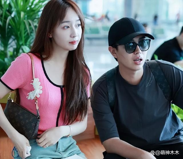 秦牛正威直播再怼人！语气轻蔑：难道要我给你跪下吗？