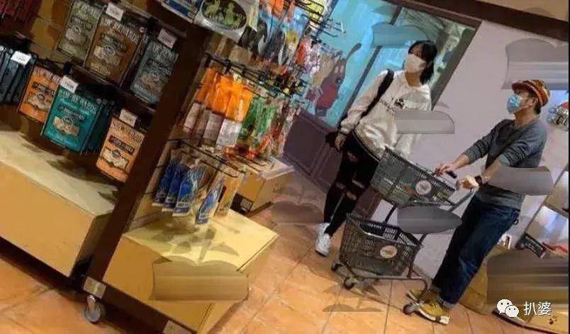 我靠，她居然结婚了！