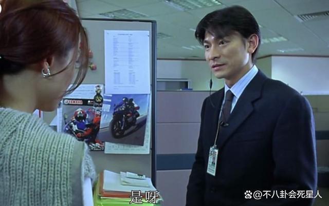 华少主持《好声音》12季，评论区沦陷，网友：算什么男人