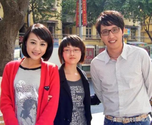 华少主持《好声音》12季，评论区沦陷，网友：算什么男人