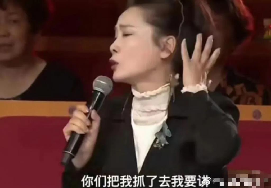 李玟身边，全员恶人