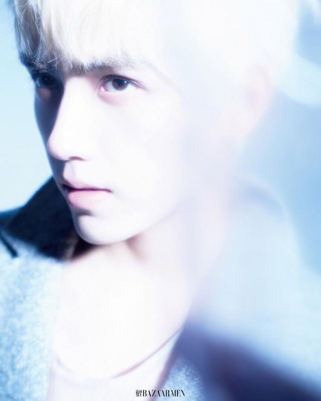 陈飞宇大片更新 金发出镜五官深邃精致