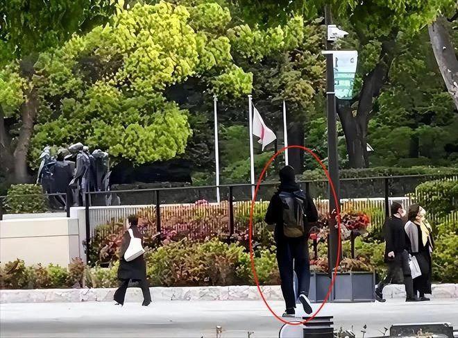 啊？！影帝出轨小36岁女星，国外买房，藏私生子…