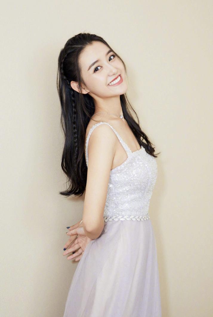 还记得段奥娟吗？如今撞脸刘浩存？