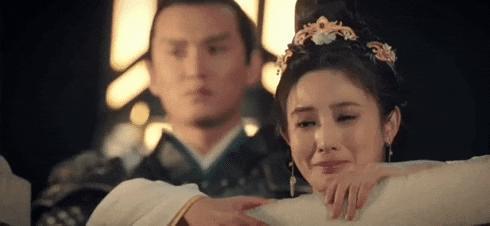 看到她名字就不想打开？