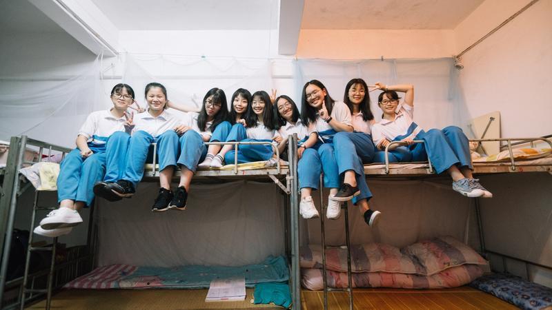 十年后的高中同学盲盒：光鲜背后，各有困境