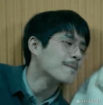 有种“整容”叫周冬雨恋爱,男友刘昊然变化不大,她像换了个人
