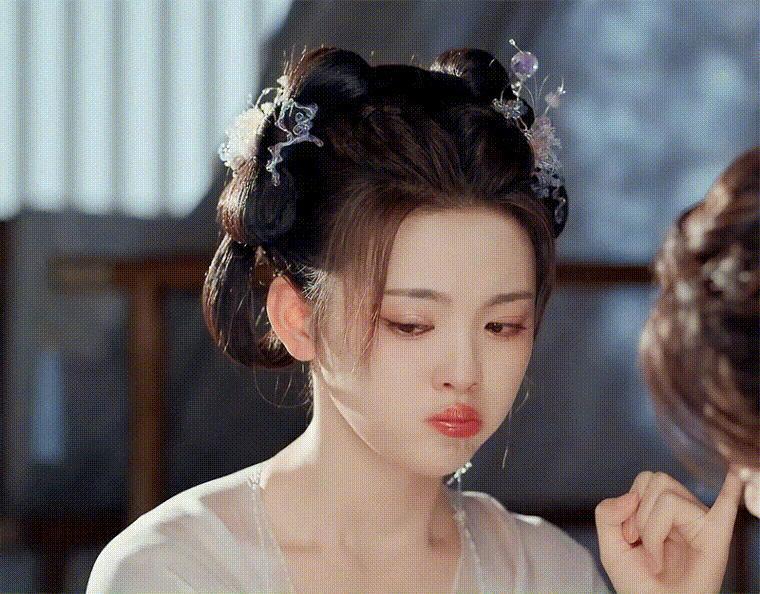 又扑了？不是尬黑，她的演技什么时候才能进步？