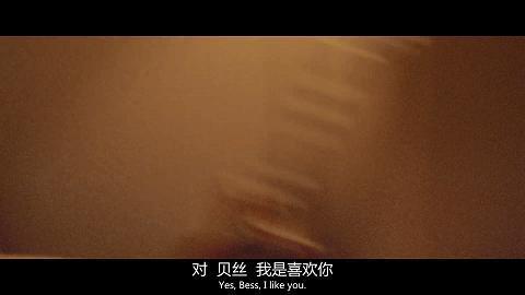 29岁一脱成名，这疯批美人终于火了