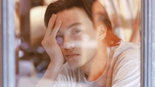 刘昊然输给许光汉,真不怪小黄鸭