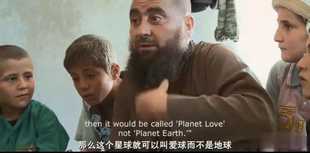 为了统治世界，7岁孩子排队去当人体炸弹