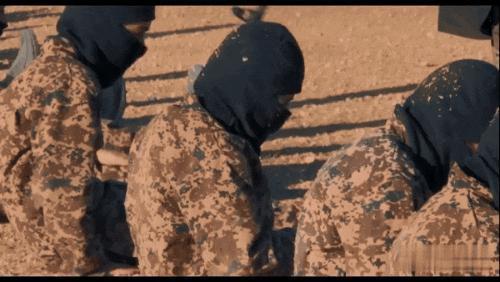 为了统治世界，7岁孩子排队去当人体炸弹