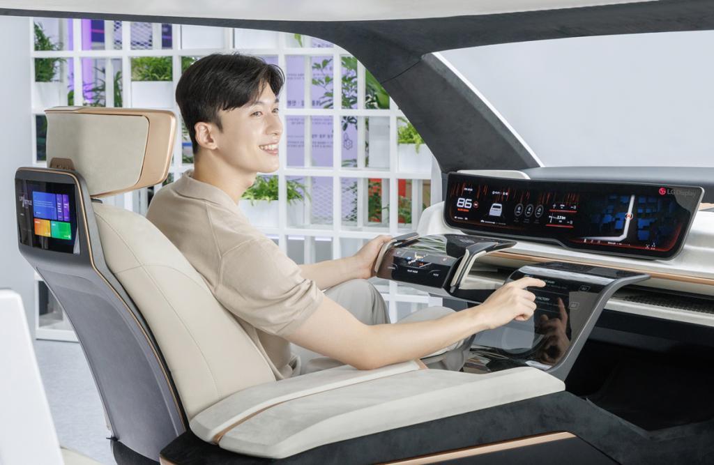 LG显示:今年年底将在全球首次量产30英寸以上车用 OLED 屏幕面板