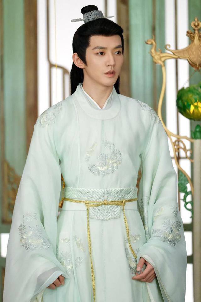 邓为给粉丝分享手绘小狐狸 提前告别《长相思》涂山璟