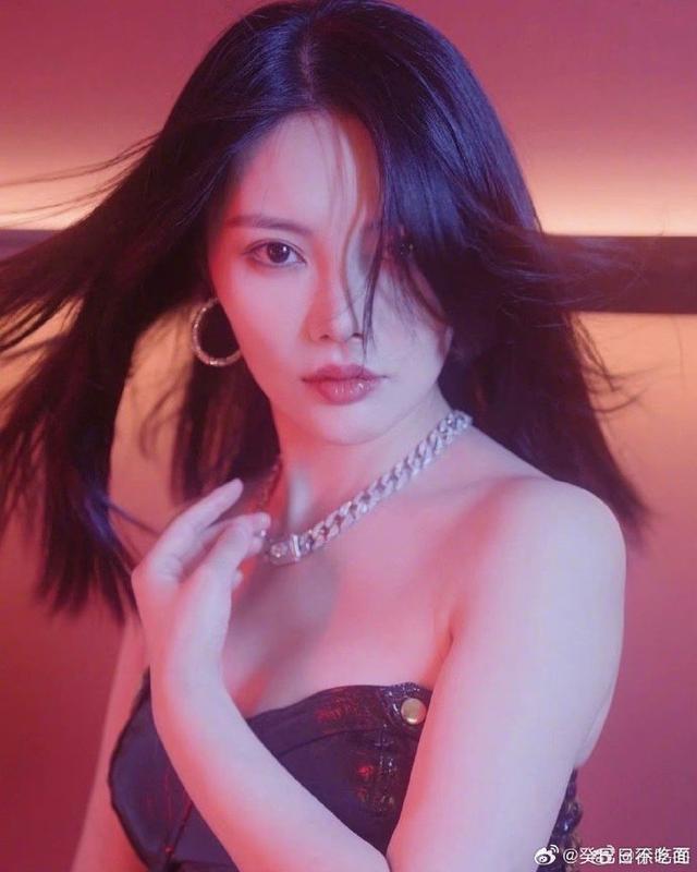 尹子维七夕晒图表白徐冬冬 喊话我眼里只有你