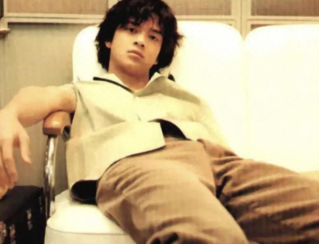 顶流偶像衰落记，他够倒霉的