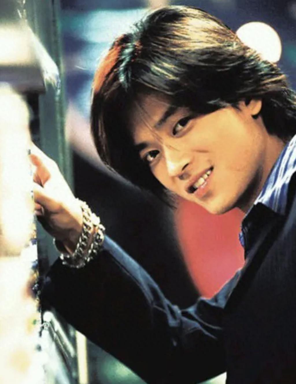 顶流偶像衰落记，他够倒霉的