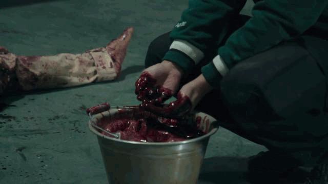 网飞限制级综艺，这么拍不要命了？