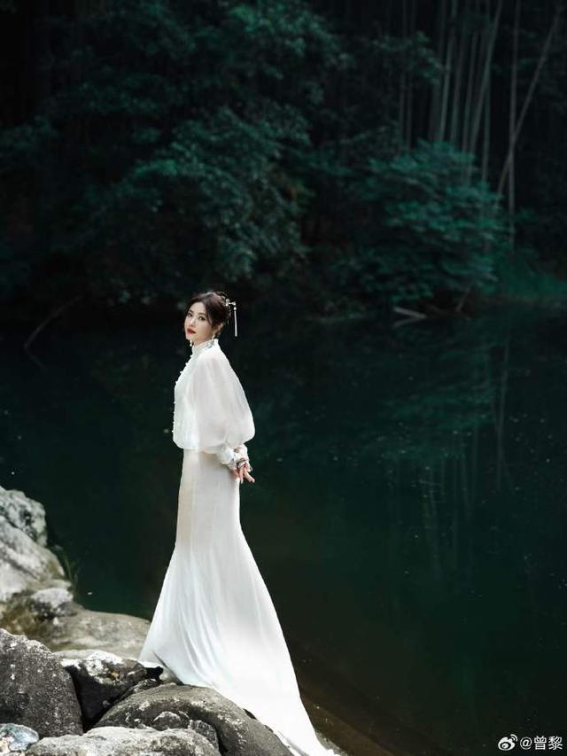 曾黎微博晒七夕白衣仙女造型，网友：是仙女本人没错了