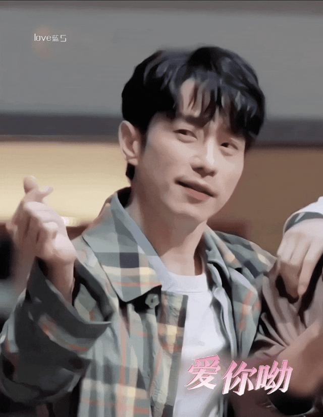 果然，他也出来捞钱了