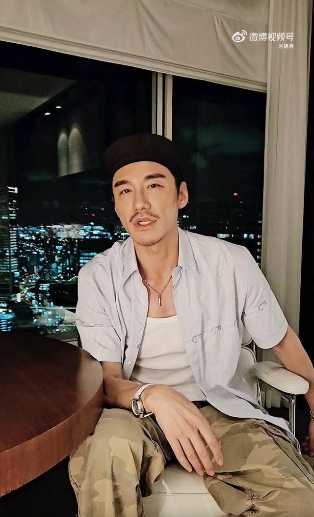 胡兵回应因失声现身医院打点滴 称正在治疗恢复中