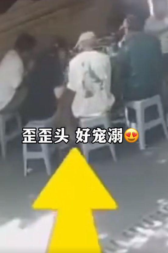 关晓彤鹿晗日本约会过七夕，穿短裤秀大长腿，路人曝恩爱细节