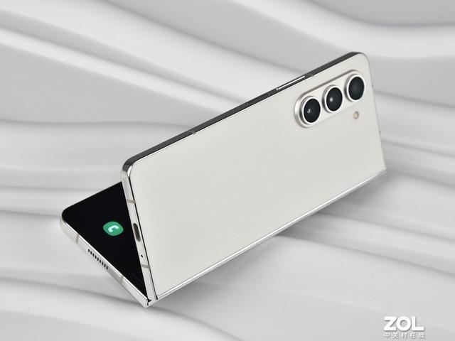 三星Galaxy Z Fold5体验分享：折叠屏卷到头了？