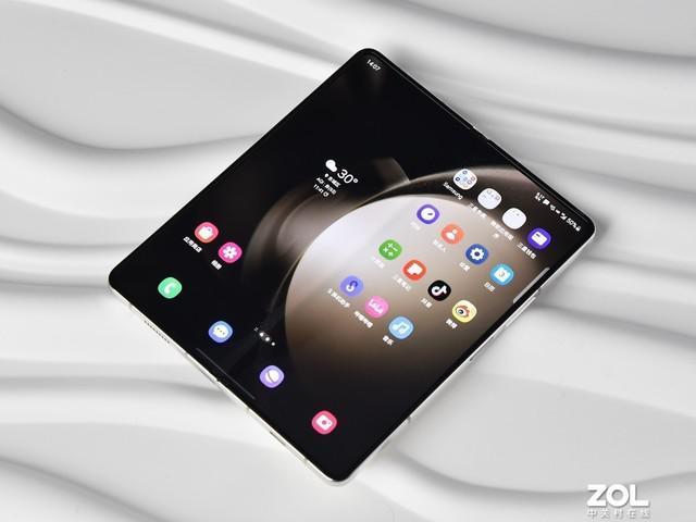 三星Galaxy Z Fold5体验分享：折叠屏卷到头了？