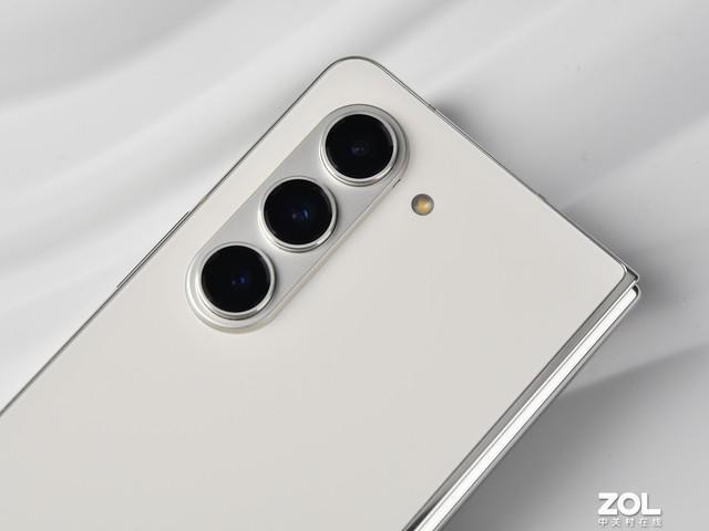 三星Galaxy Z Fold5体验分享：折叠屏卷到头了？