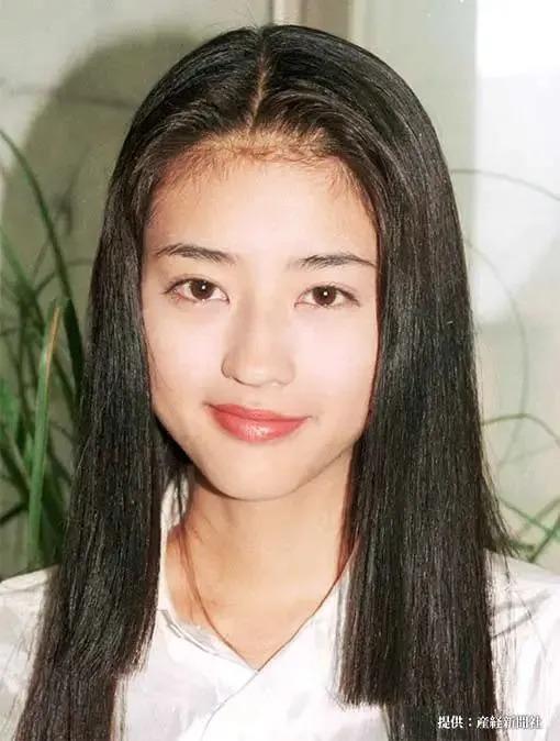 日本一代玉女掌门人，16岁凭盛世美颜出道！岁月是把杀猪刀