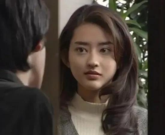 日本一代玉女掌门人，16岁凭盛世美颜出道！岁月是把杀猪刀