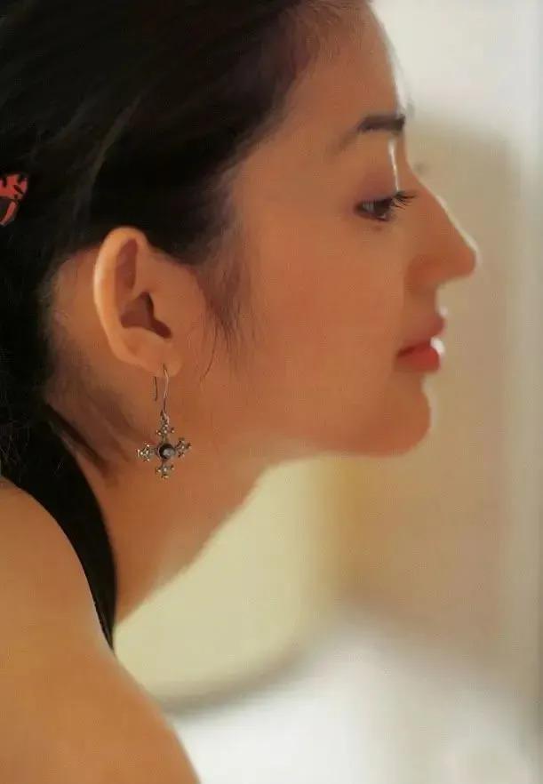 日本一代玉女掌门人，16岁凭盛世美颜出道！岁月是把杀猪刀