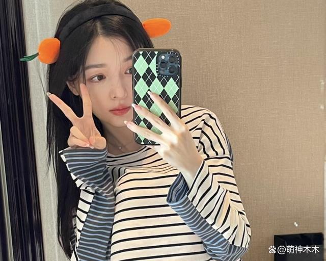 李现绯闻女友怒怼网友，承认离过婚，被问李现恋情：去问他啊