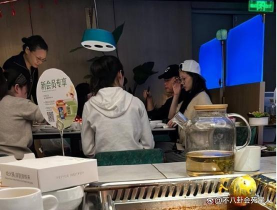 苗苗妹妹晒古装照，脸长鼻子塌假面感重，网友：感觉红不了