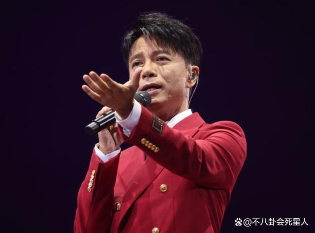 不扶李玟不发声被骂人品差，李克勤来内地赚钱的原因很心酸