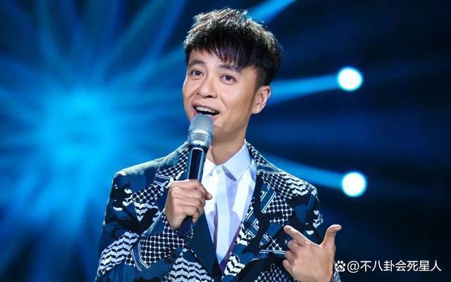 不扶李玟不发声被骂人品差，李克勤来内地赚钱的原因很心酸