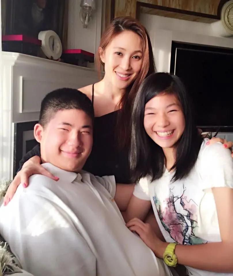 马氏兄弟双双娶女主播，为什么台湾富豪家族钟爱女主播？