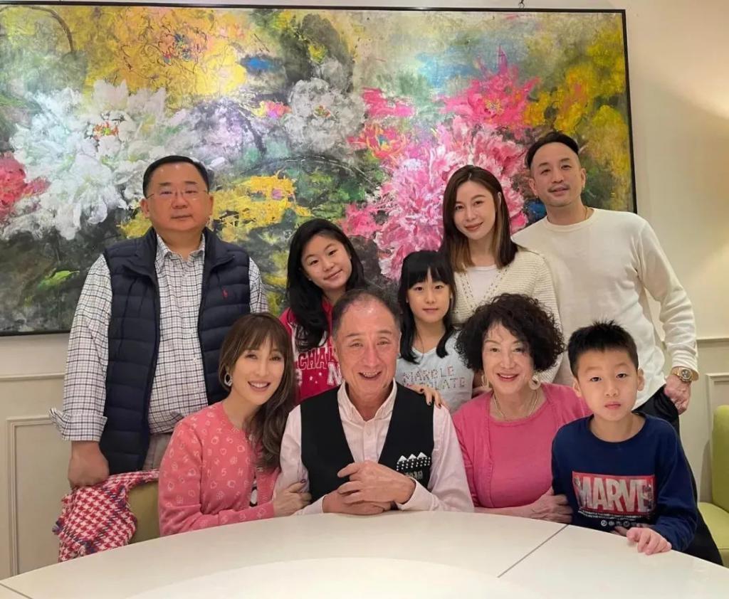 马氏兄弟双双娶女主播，为什么台湾富豪家族钟爱女主播？