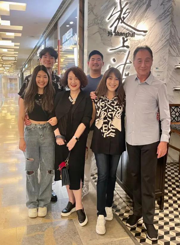 马氏兄弟双双娶女主播，为什么台湾富豪家族钟爱女主播？