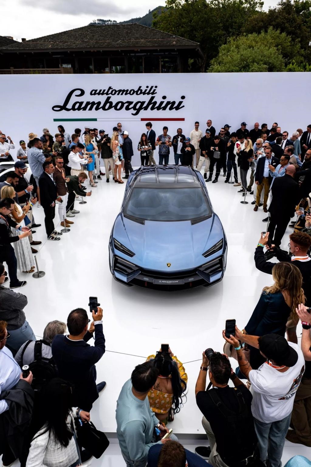 兰博基尼首款纯电车型 Lanzador 实车展示